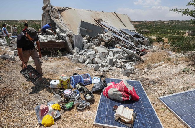 Posledice nedavnega ruskega bombardiranja v Idlibu. Foto: Omar Haj Kadour/AFP