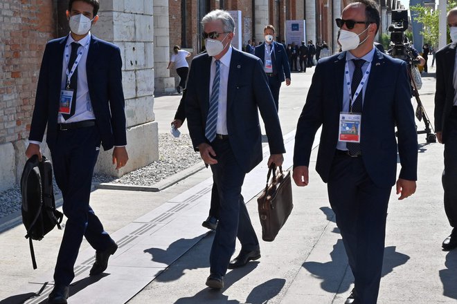 Jerome Powell, šef Feda (na sredini), na zasedanju G20 o globalnem davku Foto Andreas Solaro/AFP