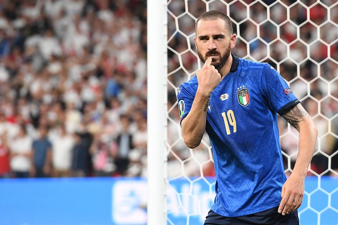 Leonardo Bonucci je utišal angleške navijače na Wembleyju in vrnil Italijo med žive, nato pa je bil še zanesljiv izvajalec enajstmetrovke. FOTO: Andy Rain/AFP