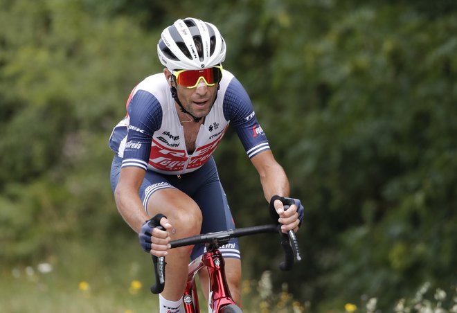 Vincenzo Nibali je že končal svoje poglavje na letošnji dirki po Franciji in se začel pripravljati za olimpijski nastop v Tokiu. FOTO: Benoit Tessier/Reuters