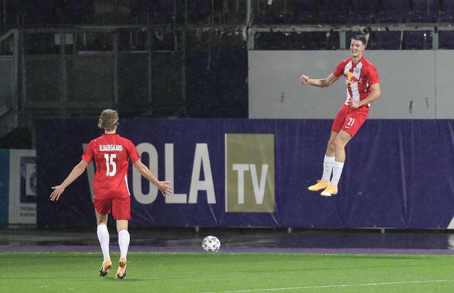 Benjamin Šeško je bil najmlajši udeleženec zadnje reprezentančne akcije članske izbrane vrste, ki se je pomerila s Severno Makedonijo in Gibraltarjem. Nogometaš Salzburga je v minuli sezoni na posoji v Lieferingu zabil 21 golov v 2. avstrijski ligi. FOTO: Christian Ort/gepa