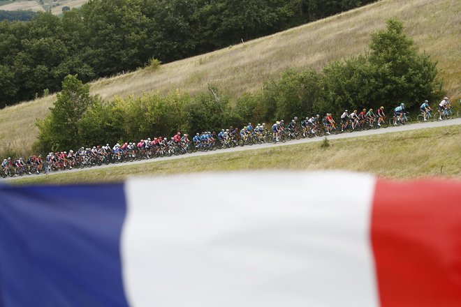 Na dan Bastilje je na sporedu najzahtevnejša pirenejska etapa, Julian Alaphilippe še nima praznične zmage. FOTO: Stephane Mahe Reuters