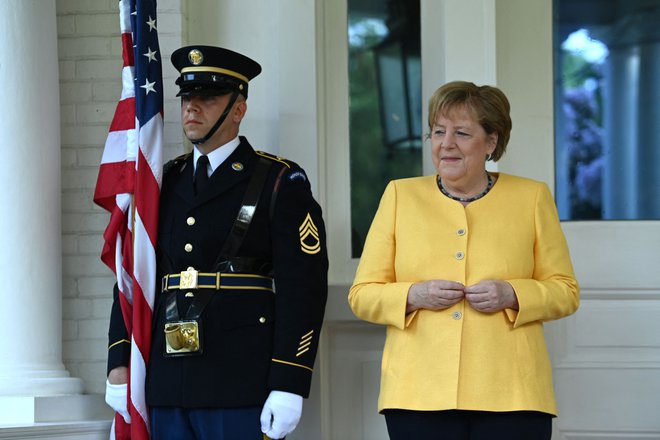 Kanclerka Angela Merkel pred delovnim zajtrkom z ameriško podpredsednico Kamalo Harris<br />
Foto Brendan Smialowski/AFP