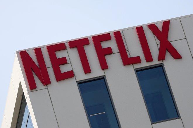 Netflix je v prvem četrtletju letos dobili 3,9 milijona novih naročnikov, kar je precej manj kot v istem obdobju lani, ko so jih dobili 15,7 milijona.<br />
FOTO: Lucy Nicholson/Reuters