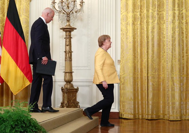 Čeprav se Joe Biden in Angela Merkel pri nekaterih vprašanjih ne strinjata, zaradi velike skladnosti v temeljnem pogledu na domače in mednarodne zadeve razlik ne obešata na veliki zvon. Foto Tom Brenner/Reuters