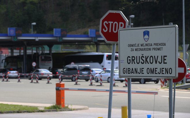 Čakalna doba je na mejnih prehodih Sečovlje, Dragonja, Sočerga, Starod, Jelšane, Vinica, Metlika, Obrežje in Gruškovje. FOTO: Tadej Regent/Delo