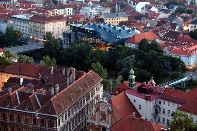 Staro mestno jedro skriva marsikaj zanimivega. FOTO: Graz Tourismus/Harry Schiffer