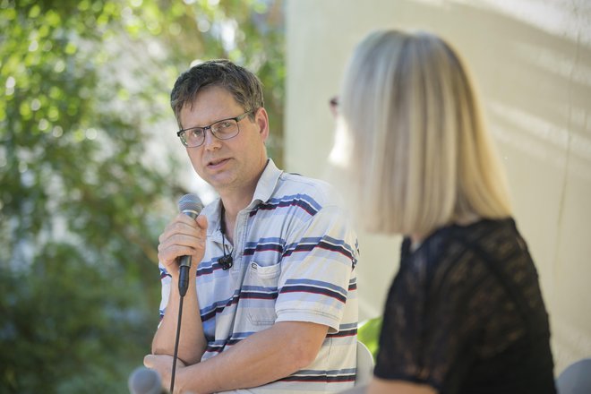 &raquo;Berite dobre knjige, življenje bo poskrbelo za vse ostalo,&laquo; je lavreat Borut Kraševec dodal ob podelitvi letošnje nagrade. Foto: Jure Eržen