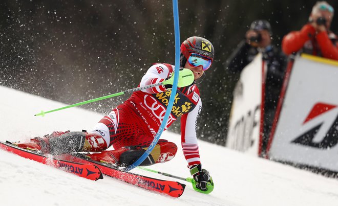 Marcel Hirscher tokrat ne bo vijugal med slalomskimi vratci, temveč z motociklom po brezpoteh Romunije. FOTO: Matej Družnik