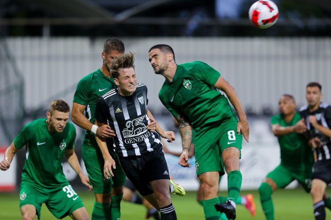 Prekmurci so ohranili mrežo nedotaknjeno, na povratni tekmi bo treba zabiti tudi kakšen gol. FOTO: Voranc Vogel