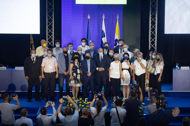 Do razkola v SDS naj bi prihajalo zaradi kadrov struje novih obrazov, ki jih bolj kot politika zanimajo interesi, povezani z gospodarstvom. FOTO: Voranc Vogel/Delo