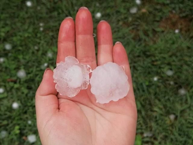 Kot poroča poral Neurje.si, je toča na območju Lovrenca na Pohorju dosegla velikost jajc (fotografija je simbolična).&nbsp;FOTO: Bralka