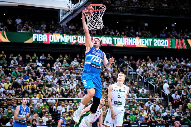 Litovci niso mogli ustaviti Luke Dončića, bo uspelo svetovnim podprvakom iz Argentine? FOTO: FIBA