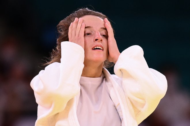 Kosovka Distria Krasniqi ni mogla verjeti, kaj ji je uspelo. FOTO: Franck Fife/AFP