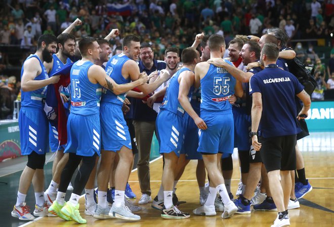 Košarkarska reprezentanca Slovenije prvič tekmuje na olimpijskem turnirju. FOTO: Ints Kalnins/Reuters