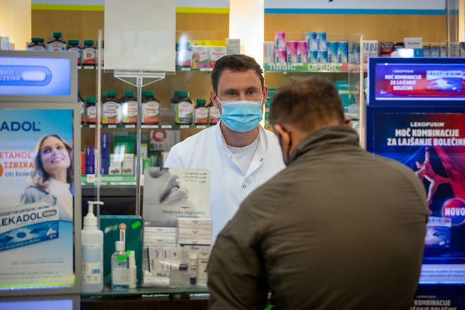 Med zaposlenimi v lekarnah je ta pobuda naletela na mešan odziv. FOTO: Voranc Vogel/Delo