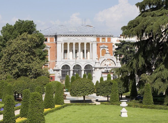 Na seznamu svetovne kulturne dediščine se je znašla celotna madridska ulica Paseo del Prado, ob njej pa še park Retiro. Foto Promocijsko gradivo