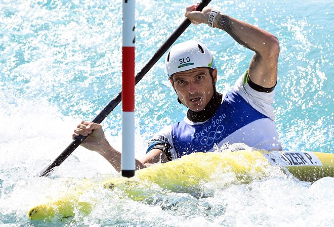 Peter Kauzer je v svojem slogu opravil z uvodom olimpijskega slaloma v Tokiu. FOTO: Luis Acosta/AFP