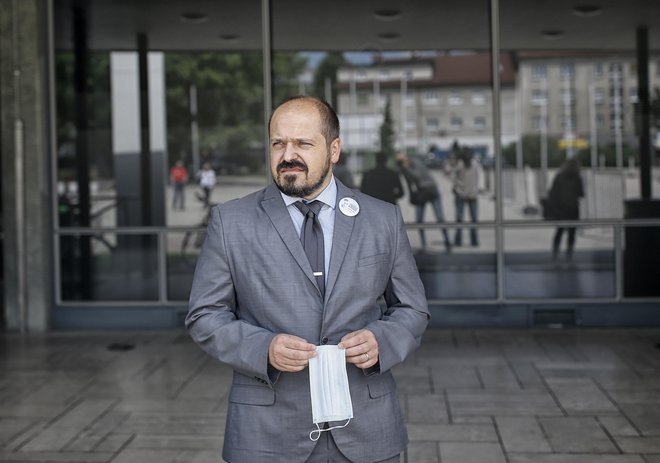 Janez Poklukar, minister za zdravje in zdravnik, specialist interne medicine. FOTO Blaž Samec