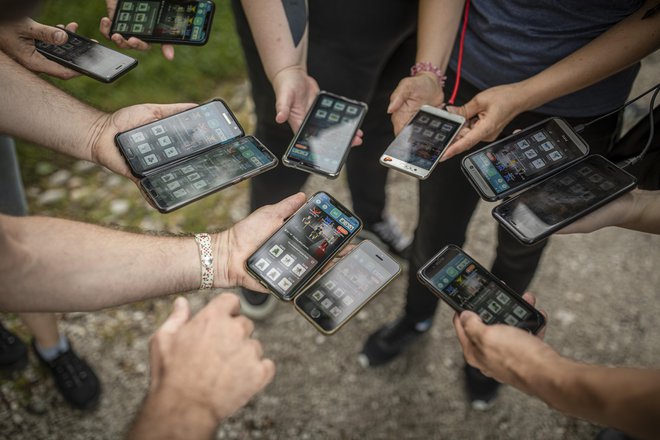 Že v imenu igre pokemon go je gibanje. Go – hodi, pojdi v naravo, raziskuj. FOTO: Voranc Vogel/Delo