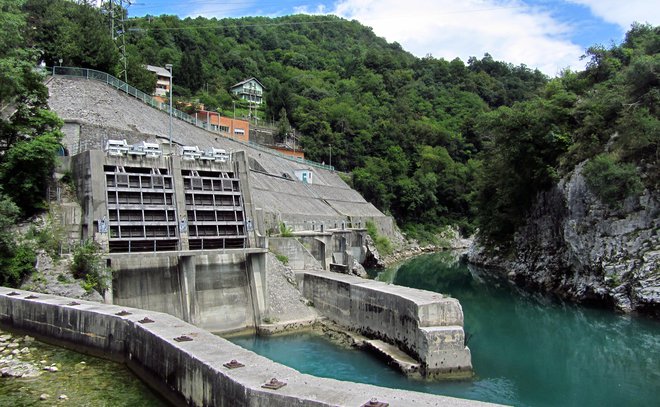Hidroelektrarna Doblar na Soči FOTO: Blaž Samec/Delo
