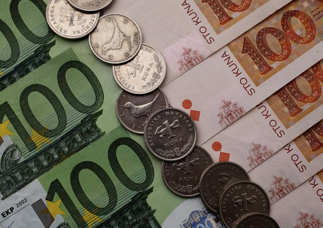 Banke in pooblaščene menjalnice na Hrvaškem lahko določajo tečaj glede na svojo poslovno politiko FOTO: Nikola Solic/Reuters