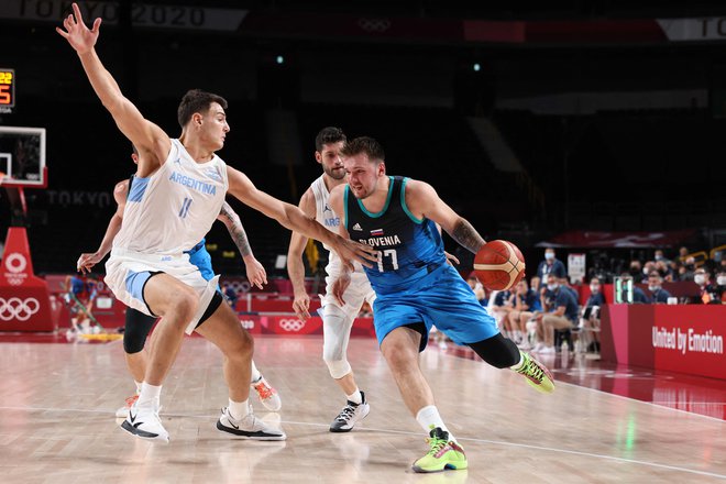 S srebrnimi z zadnjega mundiala so Luka Dončić &amp; Co. gladko opravili, na vrsti so svetovni prvaki. FOTO: Thomas Coex/AFP