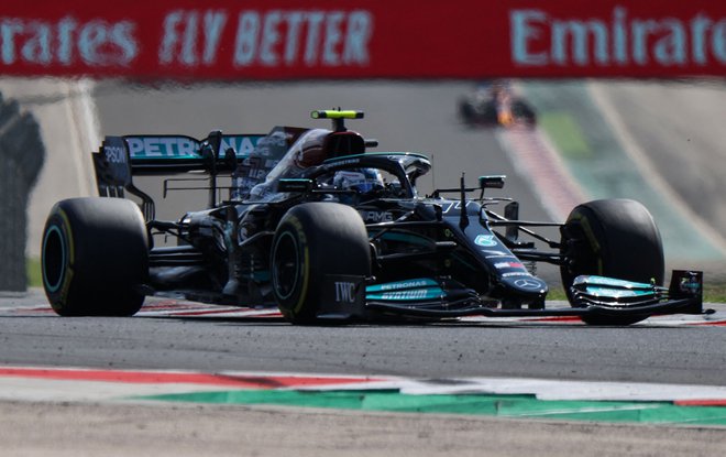 Valtteri Bottas se je včeraj na Hungaroringu počutil kot v savni. FOTO: Ferenc Isza/AFP