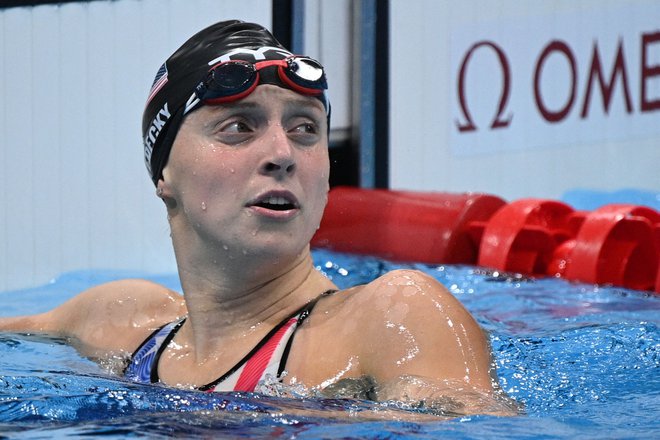 Ameriška plavalka Katie Ledecky po novi zmagi na razdalji 800 metrov. FOTO: Oli Scarff/AFP