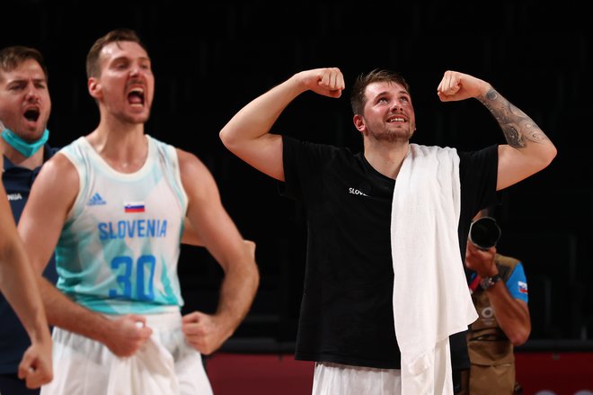 Zoran Dragić in Luka Dončić sta očarala košarkarske sladikusce. FOTO: Brian Snyder/Reuters