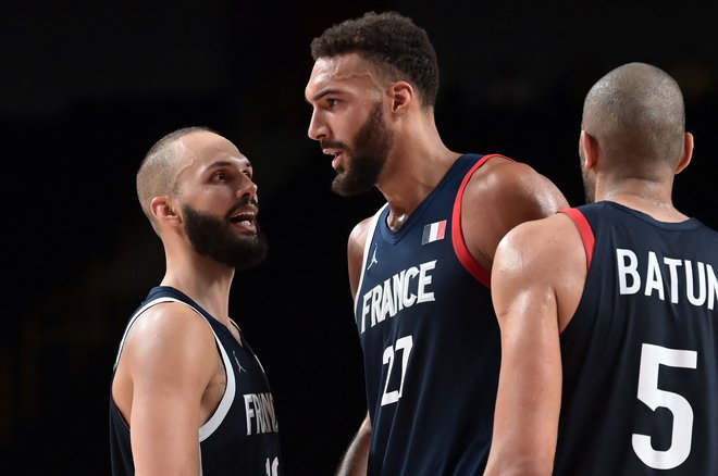 Evan Fournier, Rudy Gobert in Nicolas Batum (z leve) so najmočnejša francoska orožja na OI. FOTO: Aris Messinis/AFP