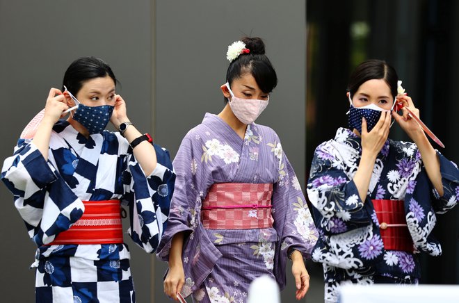 Mnogi olimpijske igre krivijo za visoko število okuženih v Tokiu. FOTO: Kim Kyung Hoon/Reuters