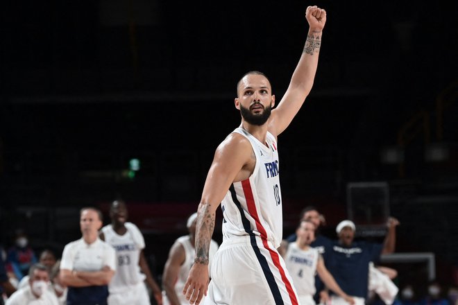 Evan Fournier se je veselil zmage Francije. FOTO: Aris Messinis/AFP