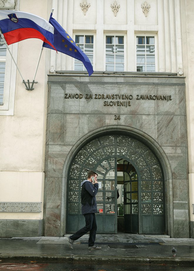 Predlagana odprava avtonomije ZZZS ni v interesu zavarovancev, izpostavlja skupščina. FOTO: Blaž Samec/Delo