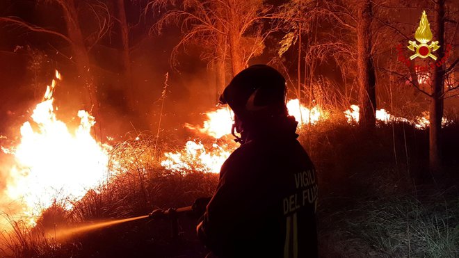 Prizor s Sicilije. FOTO:  Vigili del fuoco/Reuters