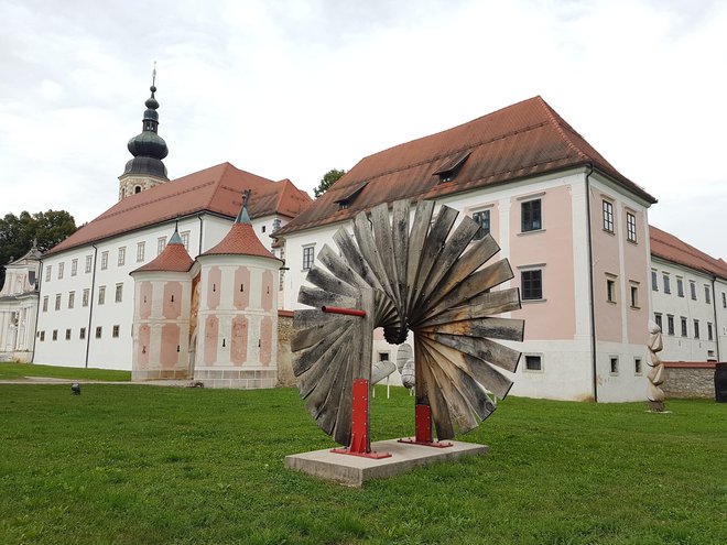 <em>Prehod</em>, delo poljskega kiparja Ryszarda Litwiniuka iz leta 2017. Foto Tanja Jakše Gazvoda