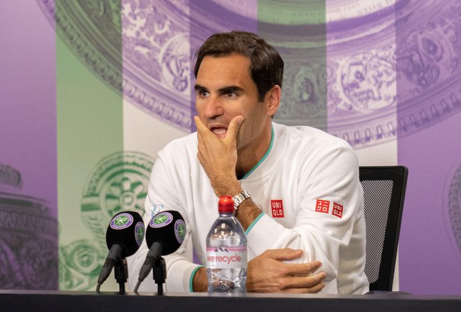 Roger Federer je zadnji teniški dvoboj igral v četrtfinalu Wimbledona, kjer ga je premagal Poljak Hubert Hurkacz. FOTO: Joe Toth/Reuters