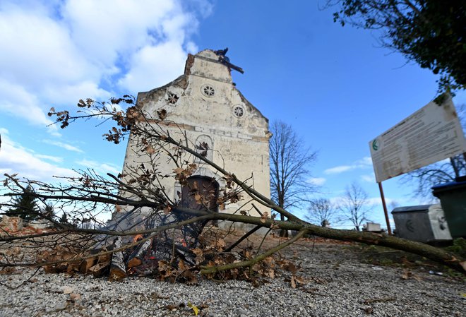 Fotografija iz letošnjega februarja. Rušilni potres je 29. decembra lani uničil Petrinjo. FOTO: Denis Lovrovic/Afp