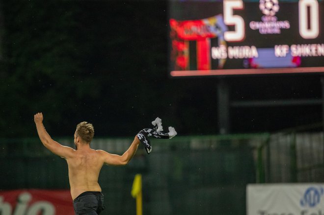 Ponovitev razpleta iz prve evropske tekme v sezoni resda sodi v znanstveno fantastiko, a Mura bi bila zadovoljna tudi z minimalno prednostjo pred povratno tekmo v Gradcu. FOTO: Voranc Vogel/Delo