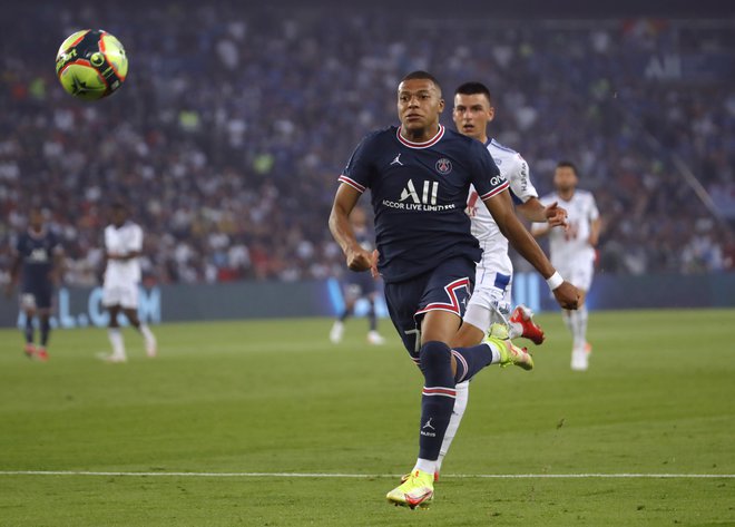 Kylian Mbappe je Realova želja št. 1, toda Francoza šejki in lastniki PSG ne bodo kar tako izpustili iz rok. FOTO: Sarah Meyssonnier/Reuters