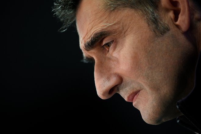 Ernesto Valverde (na fotografiji) je med letoma 2017 in 2020 vodil Barcelono. FOTO: Lluis Gene/AFP