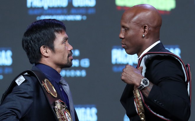 Manny Pacquiao (levo) bo skušal proti Yordenisu Ugasu pokazati, da še ni za staro šaro. FOTO: Steve Marcus/AFP