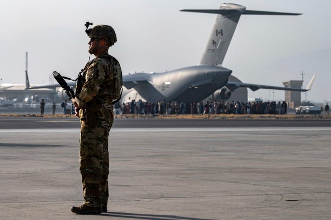 Civilno rezervno letalsko floto, ki bo priskočila na pomoč pri evakuaciji, so ZDA doslej uporabile le dvakrat: ob transportu vojakov ob zalivski vojni in ob invaziji na Irak. FOTO: Taylor Crul/AFP