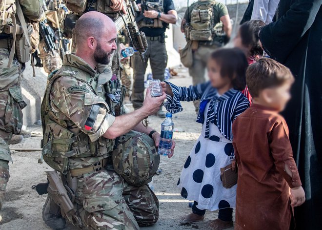 &raquo;Predvidevam, da so se med mnogimi Afganistanci in vojaki stkale vezi.&laquo; Foto Reuters