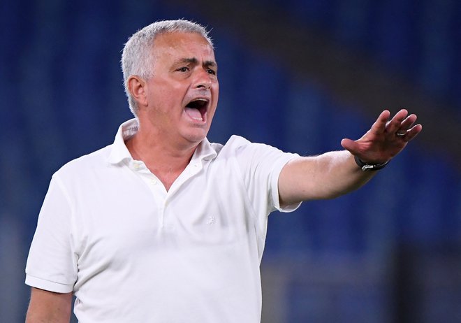 Mourinho (na fotografiji) se je v karieri že meril tako z Olimpijo kot tudi z Mariborom, morda ga zdaj čaka še Mura. FOTO: Alberto Lingria/Reuters