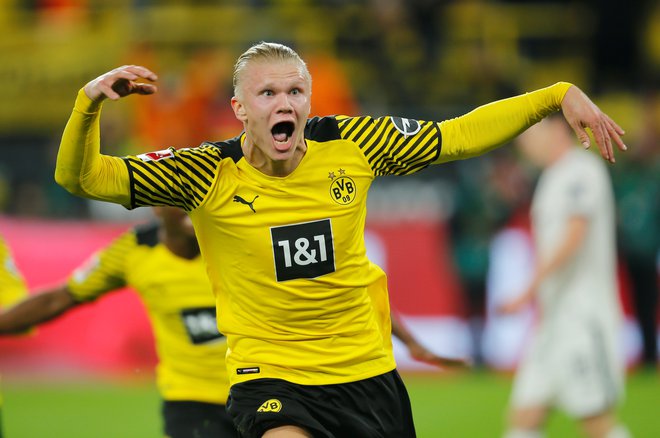 Erling Haaland celebrates scoring their third goal REUTERS/Leon Kuegeler DFL regulations prohibit any use of photographs as image sequences and/or quasi-video. Foto Leon Kuegeler Reuters