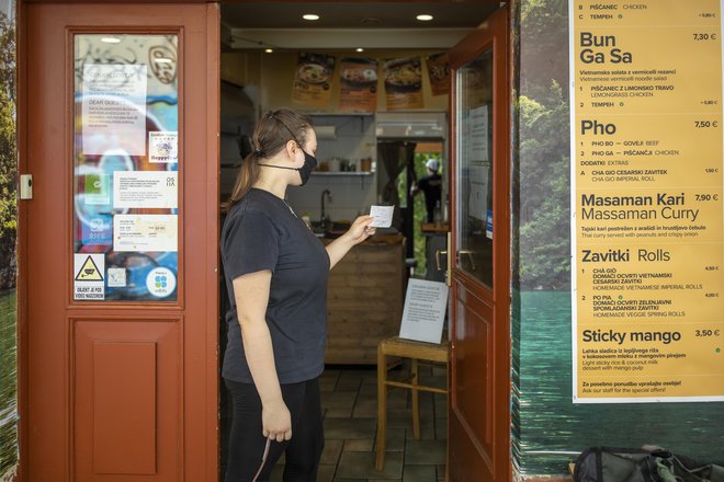 Gostinstvo nikoli ni bilo vir okužb, kar kažejo tudi podatki sledilnika za covid-19, je prepričan&nbsp;predsednik sekcije za gostinstvo in turizem pri OZS Blaž Cvar<strong>.</strong> FOTO: Voranc Vogel/Delo