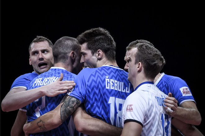 Slovenski odbojkarji želijo še stopničko višje kot na eurovolleyju 2019, ko so pred domačimi gledalci in nato v Parizu osvojili srebro. Foto Fivb