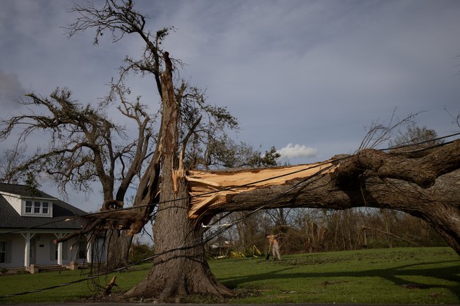 Zavarovalnice ocenjujejo, da je orkan Ida po prvih ocenah povzročil škodo v višini med 15 in 20 milijoni dolarjev.&nbsp;FOTO: Adrees Latif/Reuters