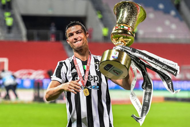 Juventus je imel z Ronaldom velike načrte v ligi prvakov, a se je evropskemu naslovu najbolj približal z uvrstitvijo v četrtfinale leta 2019, ko je bil od stare dame boljši Ajax. Sledila sta še dva boleča poraza v osmini finala (Lyon, Porto). FOTO: Miguel Medina/AFP